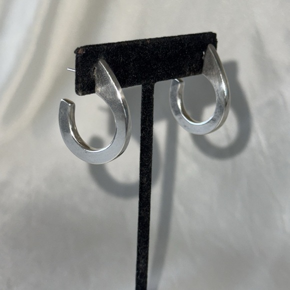 Modern Sterling Silver Teardrop Hoop Thick Minimalist Earrings - Picture 3 of 9